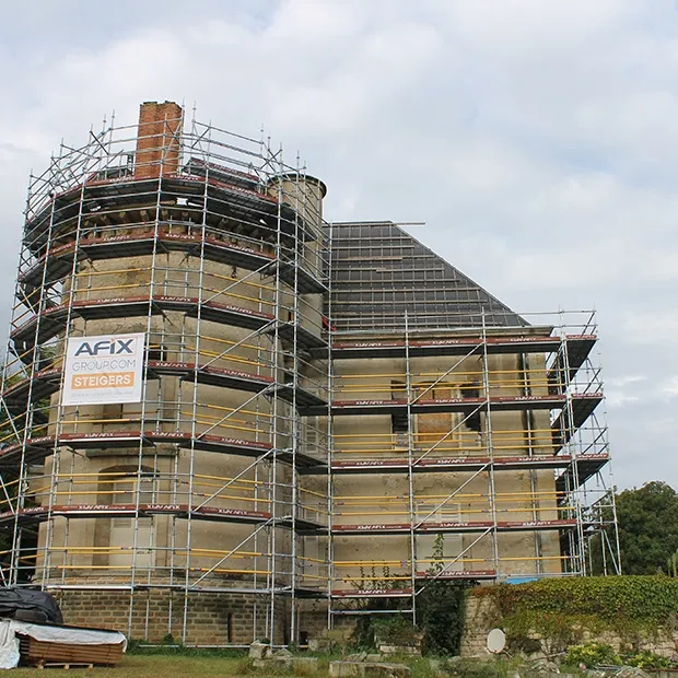 Échafaudage AFIX monté sur un chantier de façade