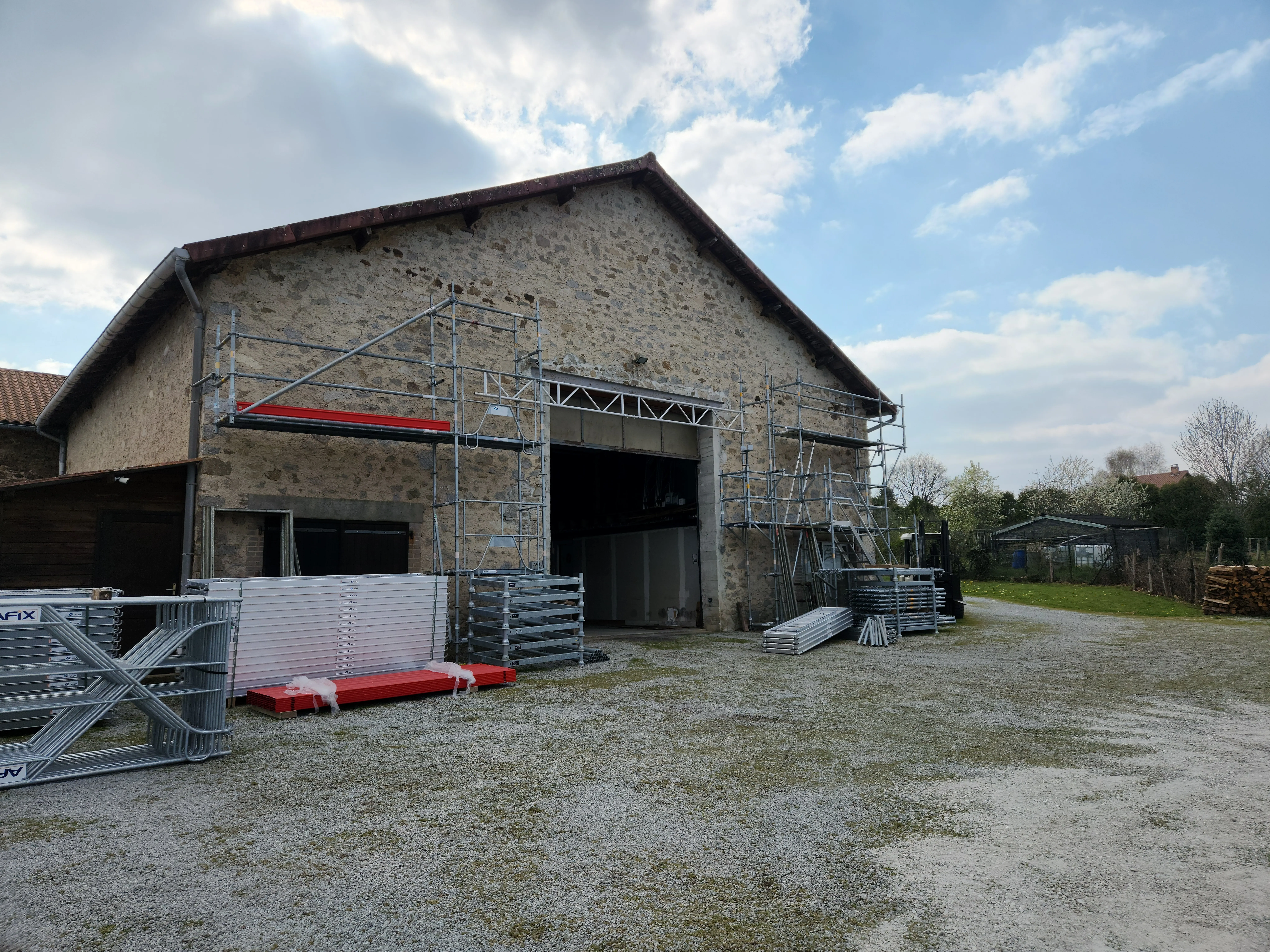 Échafaudage AFIX monté sur un chantier de rénovation en Haute-Vienne