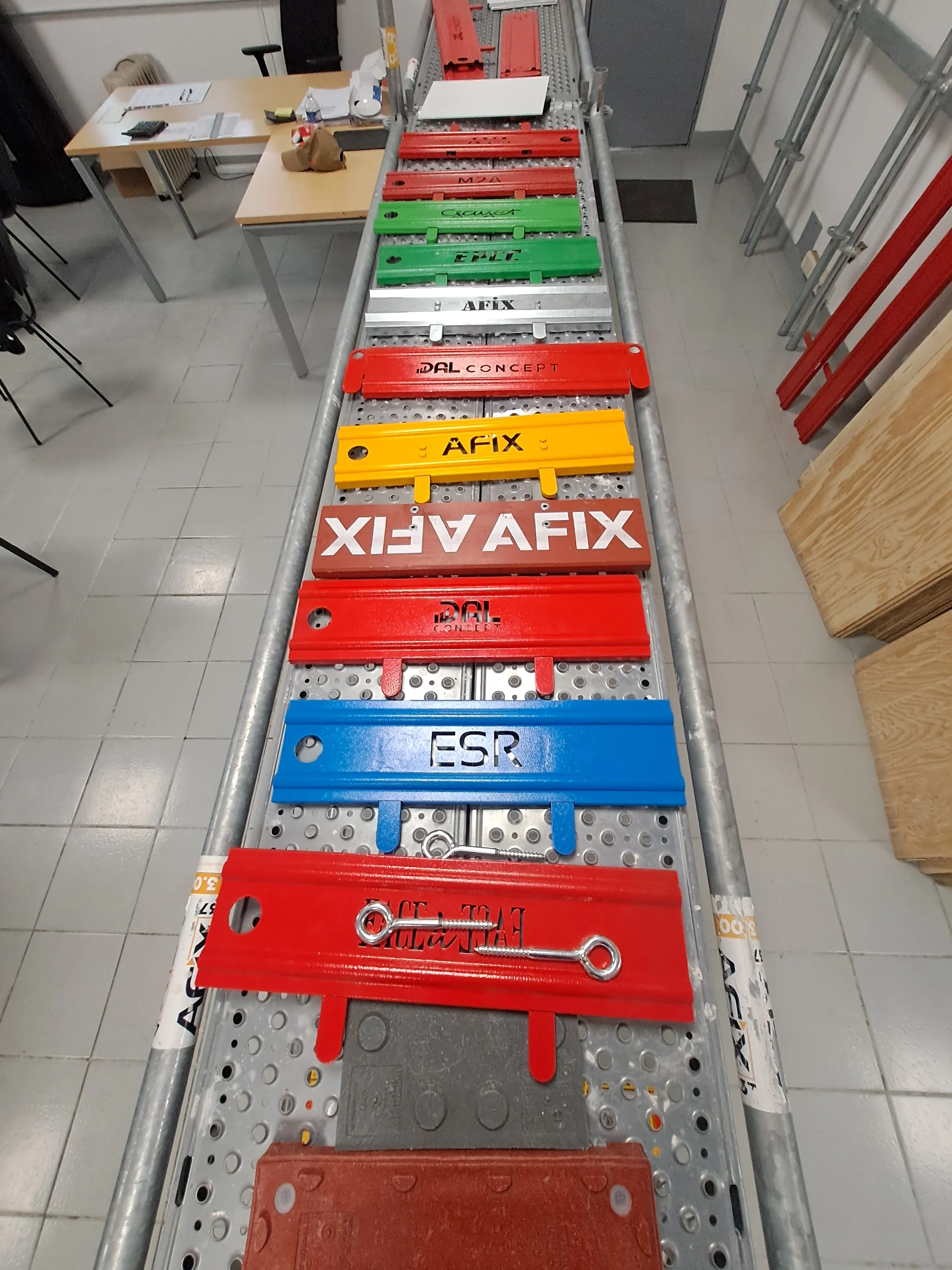 Rack de plaques d'échafaudage personnalisées, aux couleurs et noms variés